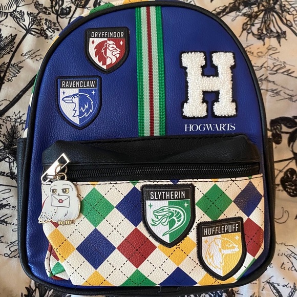 Hot Topic Other - Hot Topic Blue Mini Hogwarts Patch Backpack with Multi Argyle